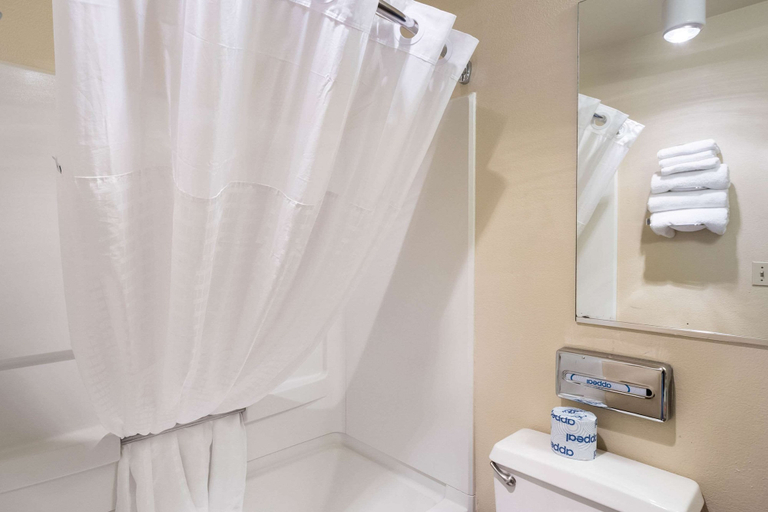 Bathroom 5, Sutter Inn, Sutter