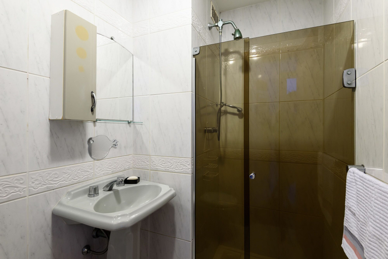 Bathroom 3, Omar do Rio - CobIpa, Rio de Janeiro