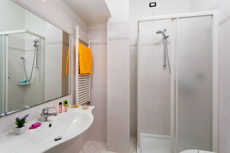Bathroom 3, Hotel Cannes Riccione, Rimini