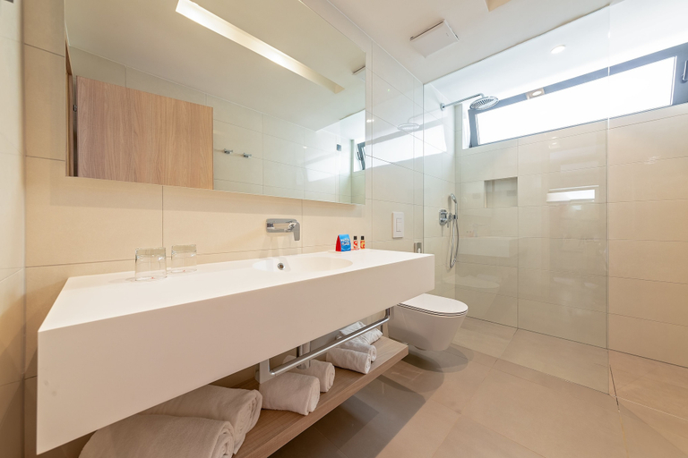Bathroom 5, Garden Suites Park Plava Laguna, Poreč