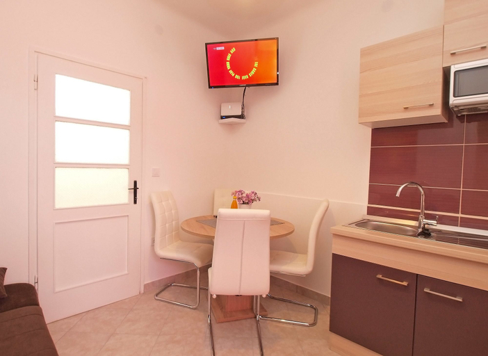 Others 5, Apartment 1380, Pula