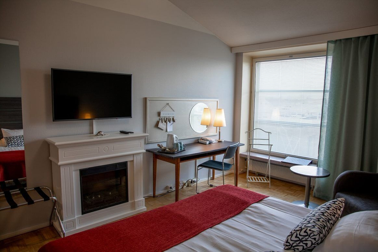Bedroom 3, Hotel Kokkola, Central Ostrobothnia