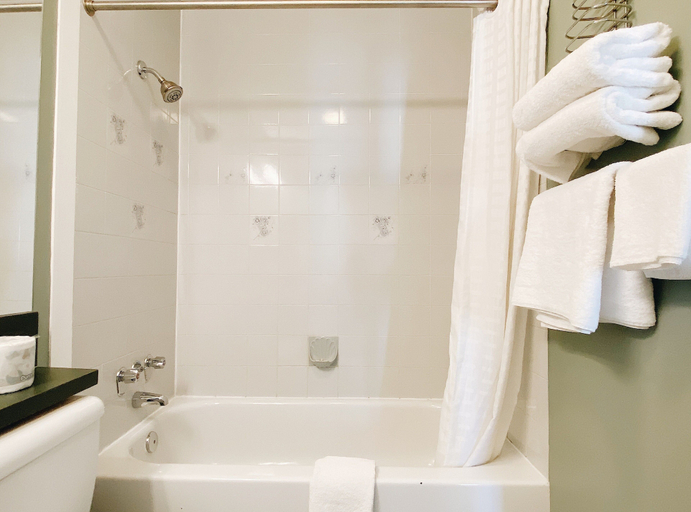 Bathroom 4, Met Hotel, Greater Vancouver