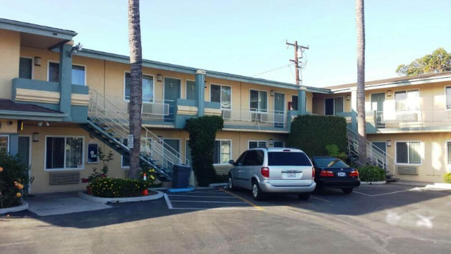 Exterior & Views 2, Victoria Motel, Ventura