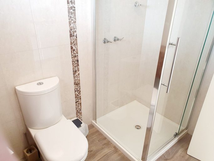 Bathroom 5, Addison Motor Inn, Shepparton