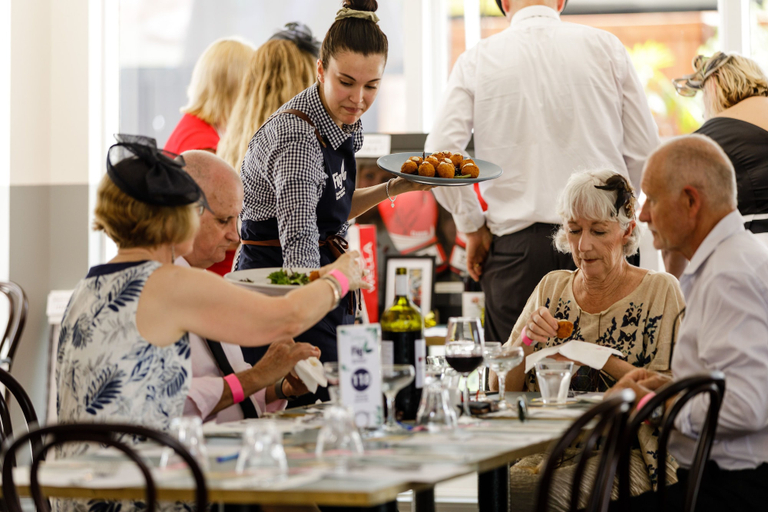 Food & Drinks 4, The Waterloo Bay Hotel, Wynnum