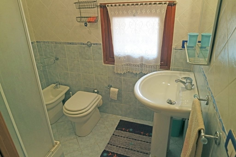 Bathroom 3, Emanuele Apartments, Salerno