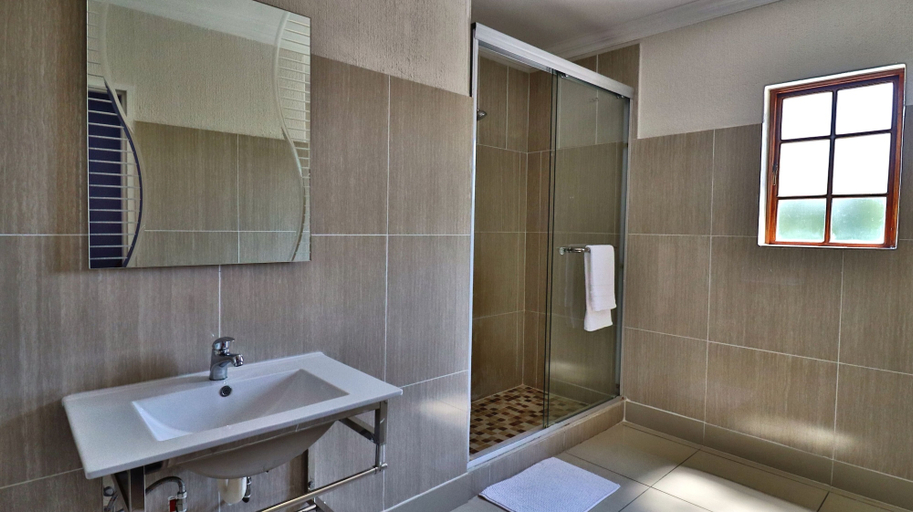 Bathroom 5, Khayalami Hotels - Mbombela, Ehlanzeni