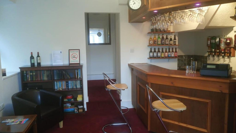 Food & Drinks, Byrdir House, Gwynedd