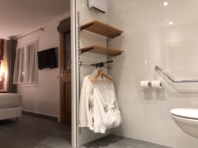 Bathroom 5, Hotel Villa Rose, Alpes-Maritimes