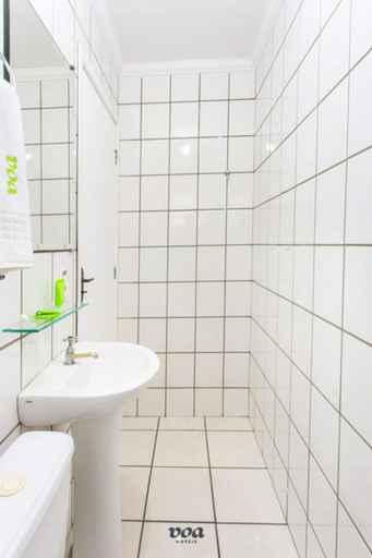 Bathroom 5, VOA Convenience Hotel, Jundiaí