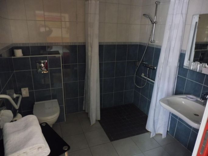 Bathroom 4, Auberge De Launay, Indre-et-Loire