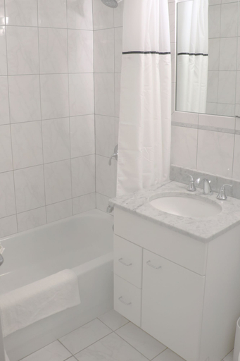 Bathroom 5, Exclusive One Bedroom Suite, Boston