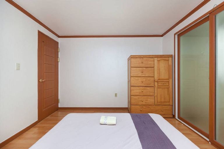 Bedroom 2, Galaxy Hanti Cozi Gangnam, Gangnam