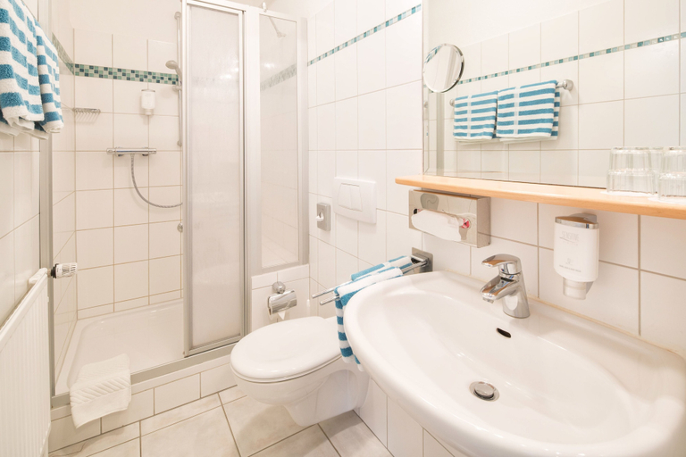 Bathroom 4, Flair Hotel Rieckmann, Heidekreis