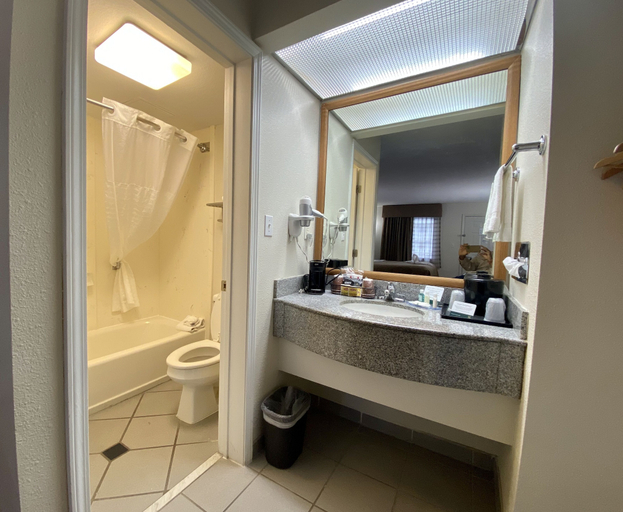 Bathroom 4, Quality Inn Branson - Hwy 76 Central, Taney