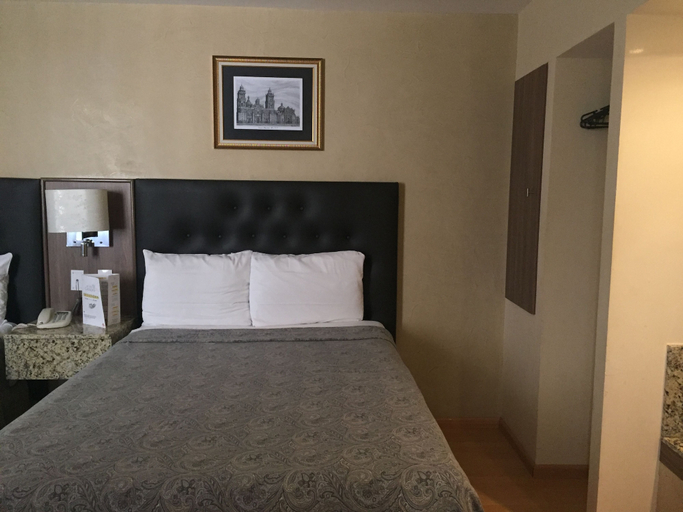 Bedroom 3, Hotel Castropol, Mexico City