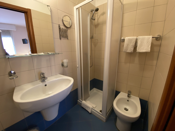 Bedroom 4, Hotel San Marco, Savona