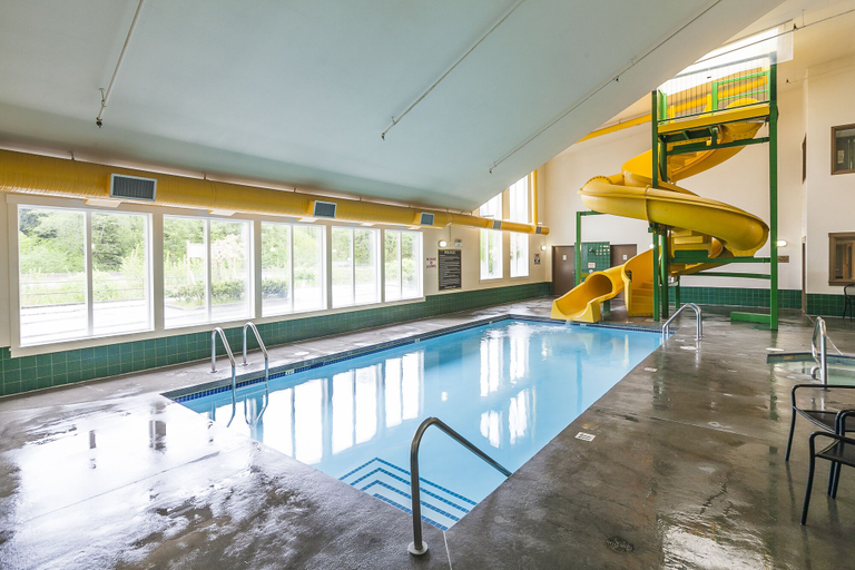 Sport & Beauty 5, Mountain Retreat Hotel, Squamish-Lillooet