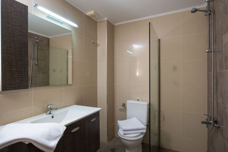 Bathroom 5, Gouves Water Park Holiday Resort, Crete