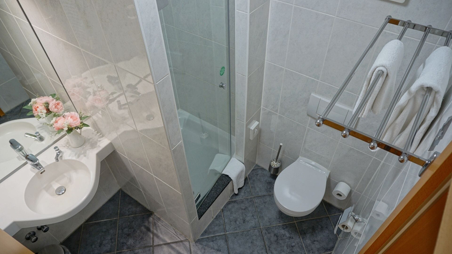 Bathroom 5, Hotel Opal, Region Hannover