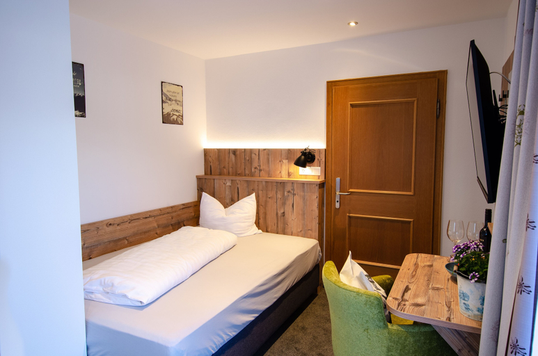 Bedroom 4, Gasthof Messerschmied, Traunstein