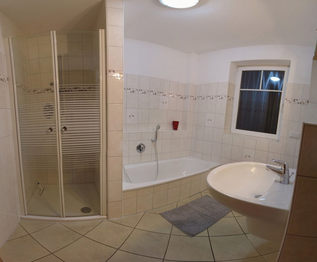 Bathroom 5, Schollers Restaurant und Hotel, Rendsburg-Eckernförde