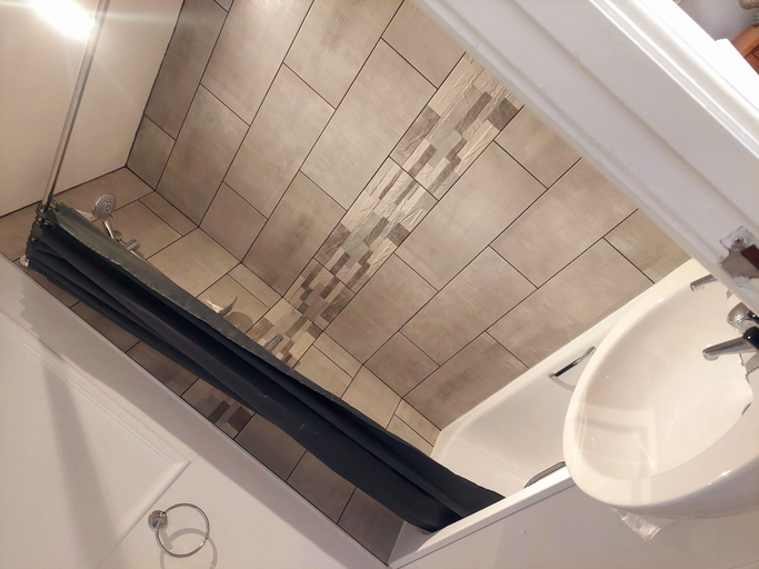 Bathroom 3, The Black Lion Royal Hotel, Ceredigion