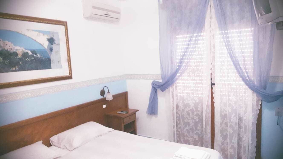Bedroom 4, Morgan Hotel, Taranto