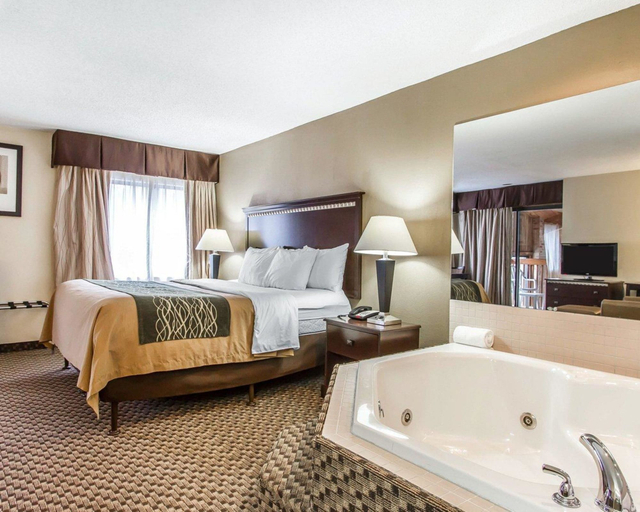 Bedroom 3, Quality Inn Macomb near University Area, McDonough