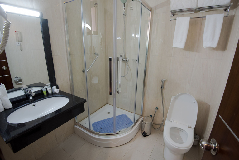 Bathroom 4, Marcen Addis Hotel, Addis Abeba
