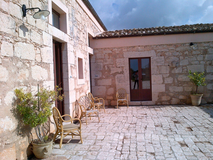 Others 4, Case di Cutalia, Ragusa