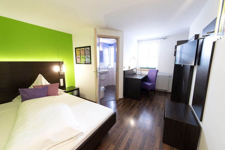 Bedroom 2, Hotel Bären, Ludwigsburg