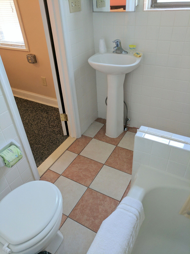 Bathroom 4, Key West Motel, Cape May