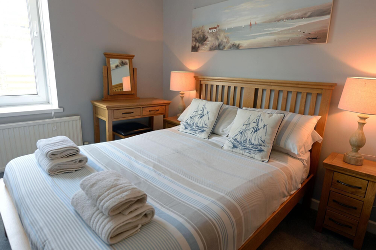 Bedroom 3, Mermaid Apartment - Sea Front Apartment With Views, Pembrokeshire