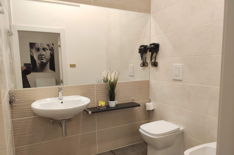 Bathroom 5, B&B La Casa del Sole a Mergellina, Napoli