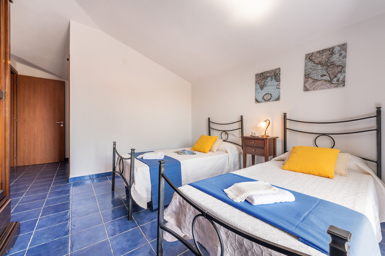 Bedroom 2, AffittaSardegna - Attico Mare, Nuoro