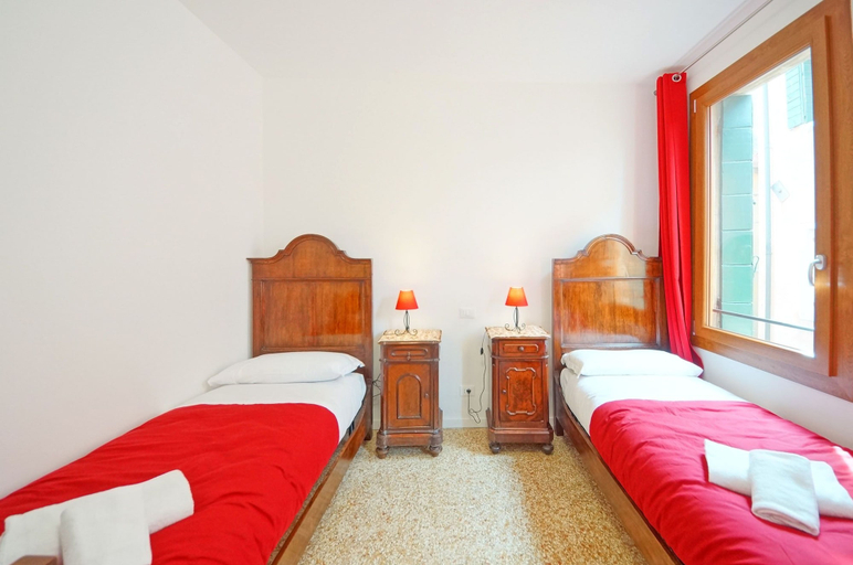 Others 5, DolceVita Apartments N. 372, Venezia