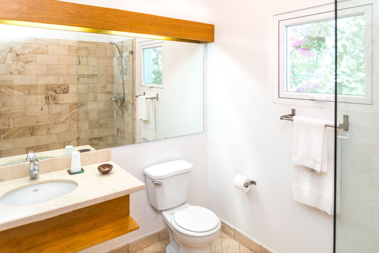 Bathroom 3, Hotel Montana, Port-au-Prince