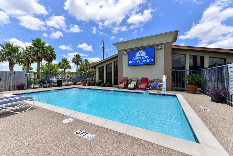 Sport & Beauty 4, Americas Best Value Inn Angleton, Brazoria
