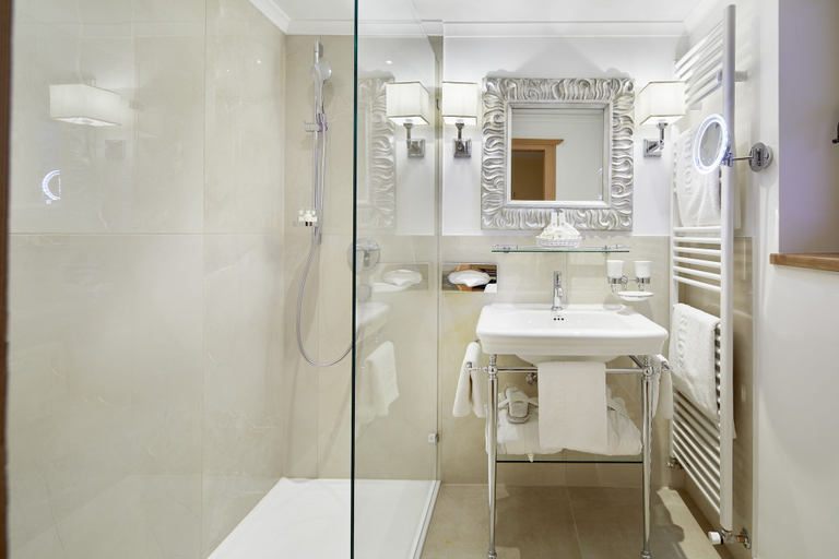Bathroom 4, Landsitz Römerhof - Hotel Apartments, Kitzbühel