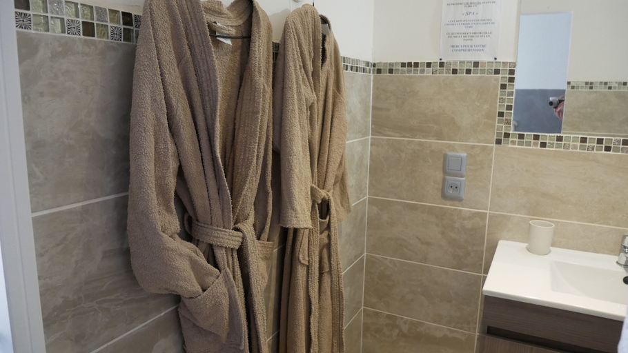 Bathroom 5, Mas Maurane Chambre d'hôtes, Bouches-du-Rhône