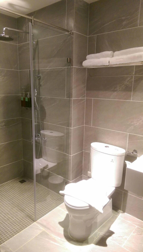 Bathroom 5, Buluba, Yilan
