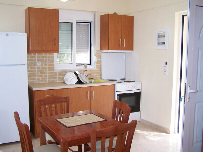 Others 5, Armonia Nakas, Ionian Islands