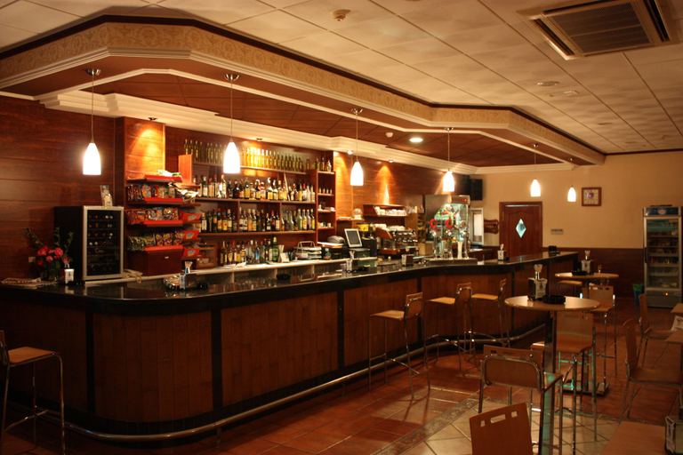 Food & Drinks