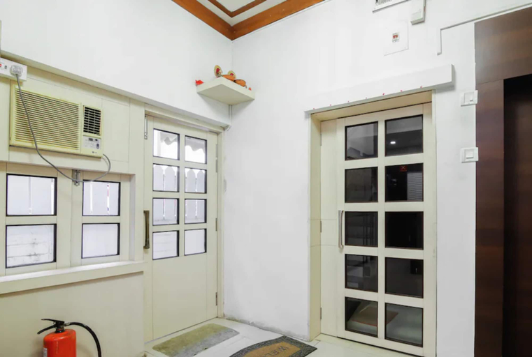 Exterior & Views 2, Goroomgo Royal Inn Tallygunge Kolkata, Kolkata