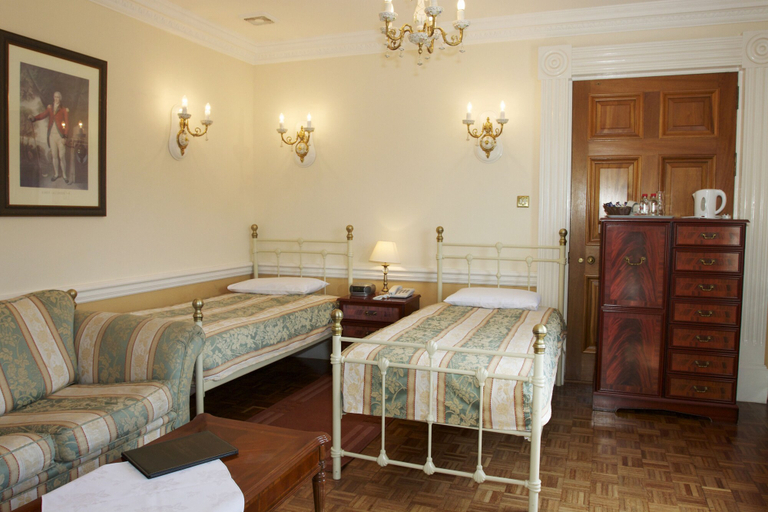 Bedroom 4, Elme Hall Hotel - FREE Parking - Ideal for contractors - Shared Kitchen, Cambridgeshire