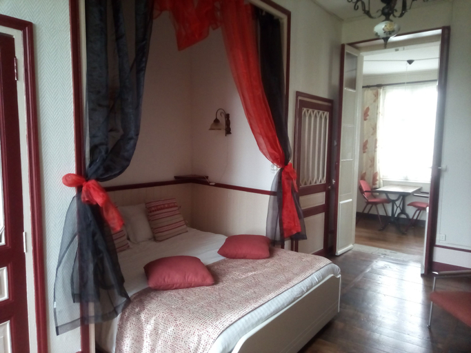 Bedroom 4, Château La Barge, Dordogne