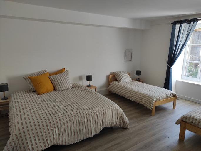 Bedroom 2, L' Arche d' Yvann, Aveyron