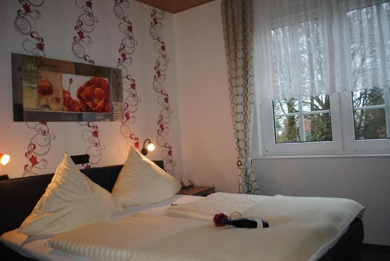 Bedroom 2, Hotel Garni Nolting, Wittmund